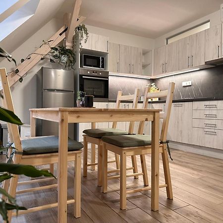 Apartmany Monastery Suites Zirec Dvůr Králové nad Labem Bagian luar foto