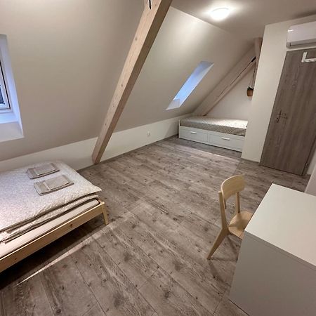 Apartmany Monastery Suites Zirec Dvůr Králové nad Labem Bagian luar foto