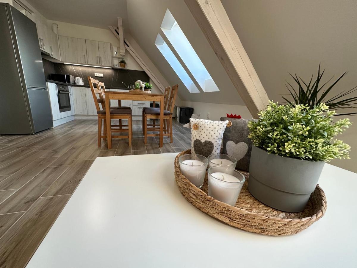 Apartmany Monastery Suites Zirec Dvůr Králové nad Labem Bagian luar foto
