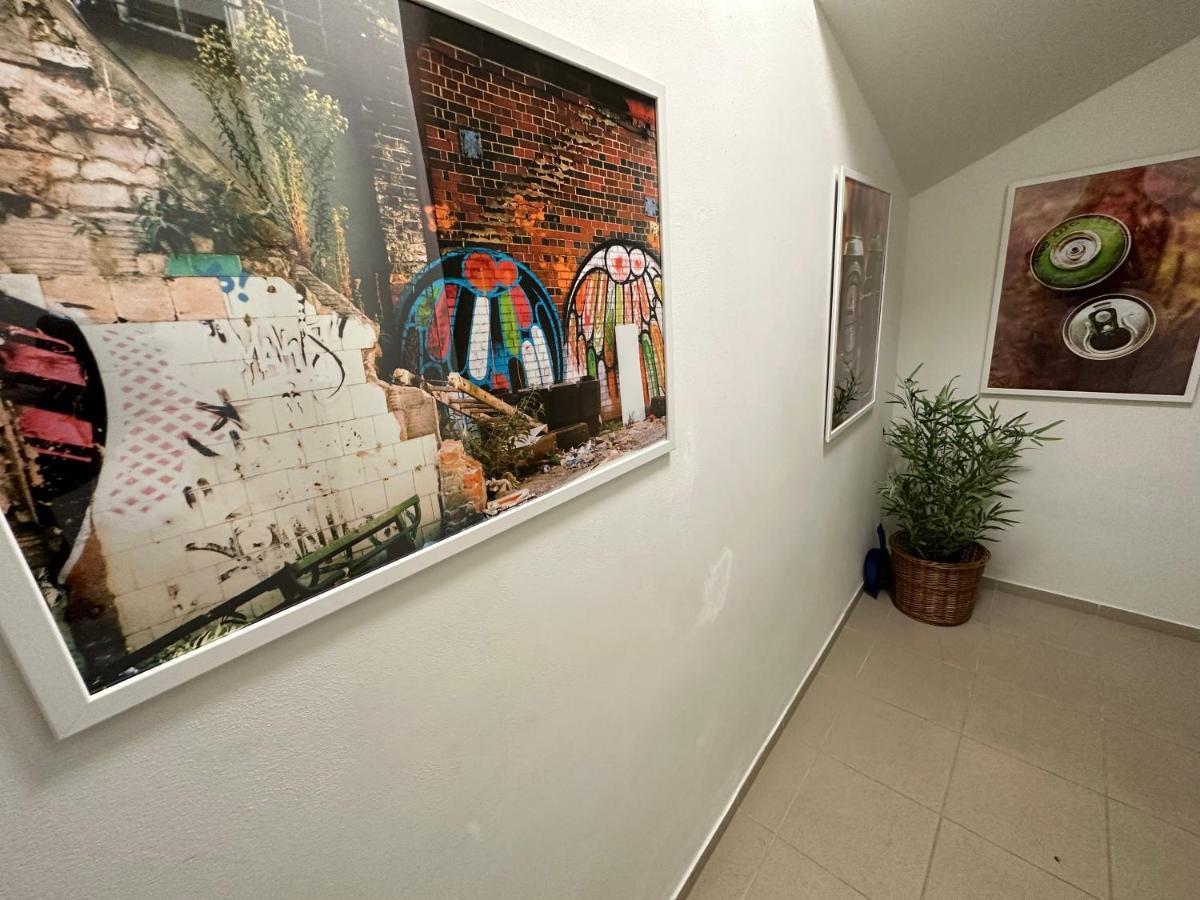 Apartmany Monastery Suites Zirec Dvůr Králové nad Labem Bagian luar foto