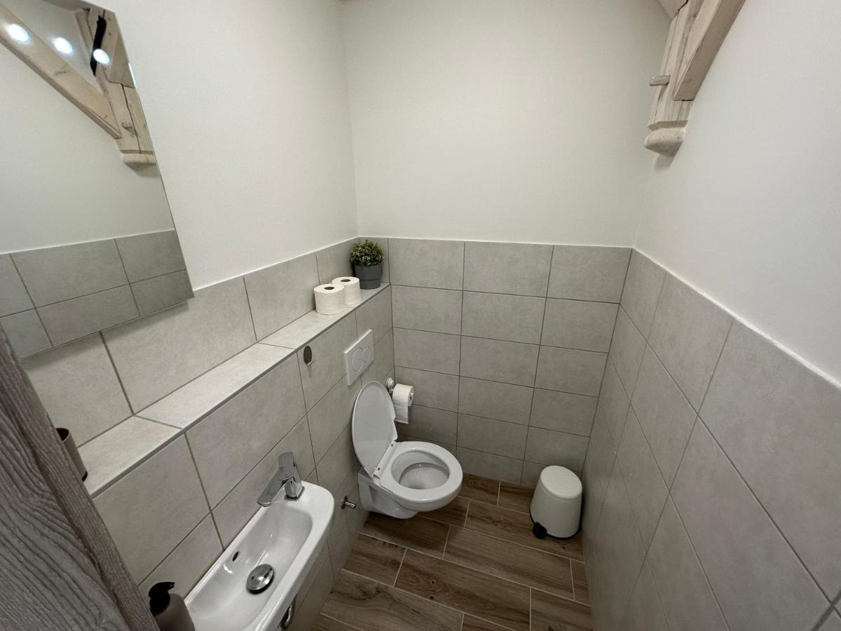 Apartmany Monastery Suites Zirec Dvůr Králové nad Labem Bagian luar foto