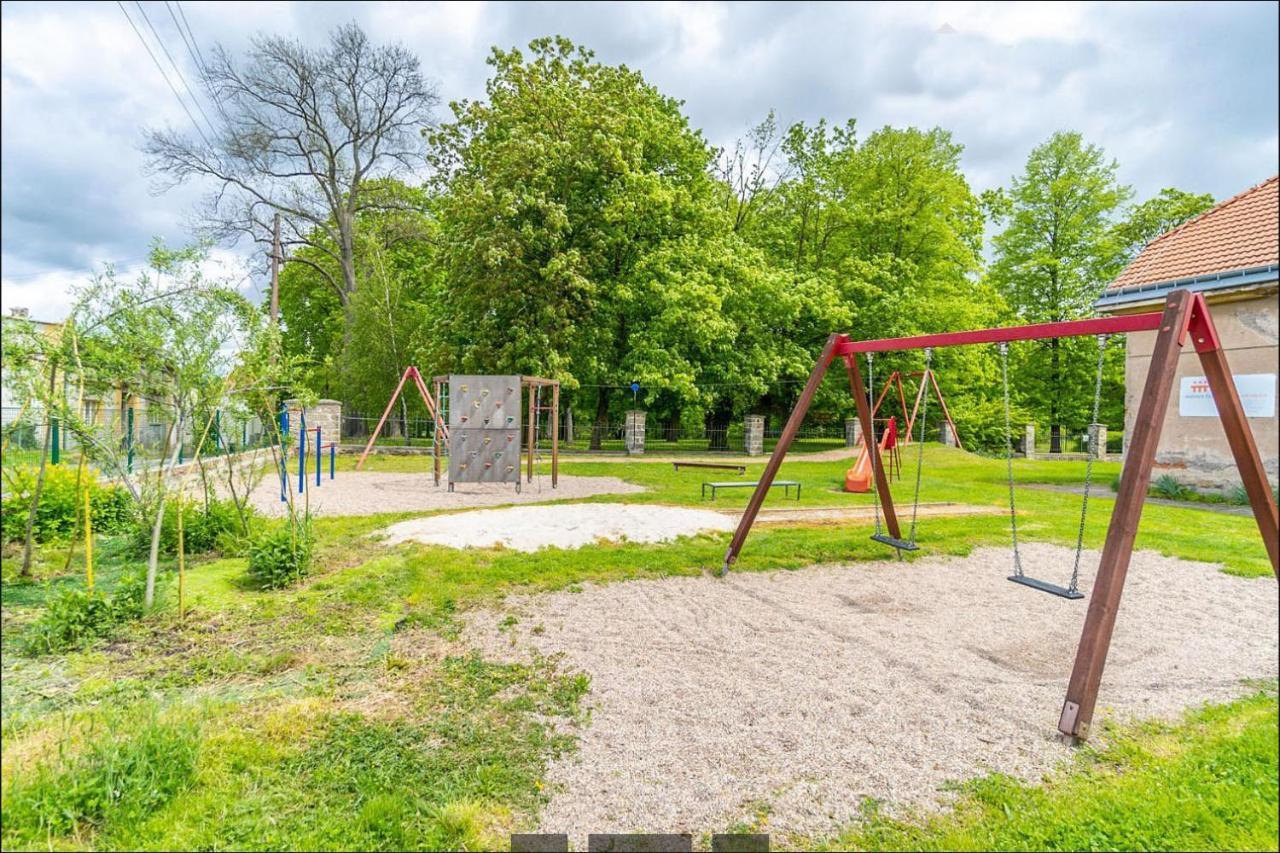 Apartmany Monastery Suites Zirec Dvůr Králové nad Labem Bagian luar foto